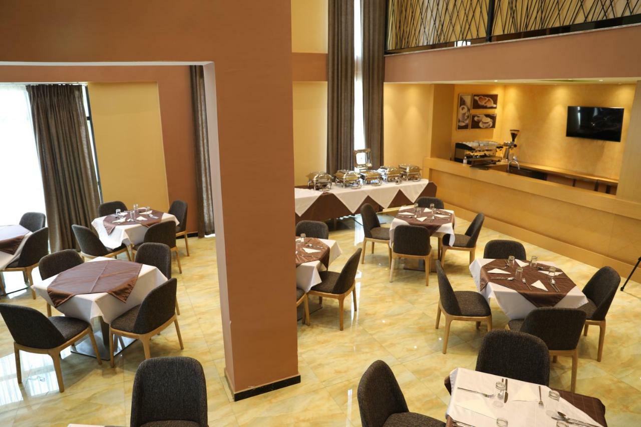 Vamos Addis Hotel Extérieur photo